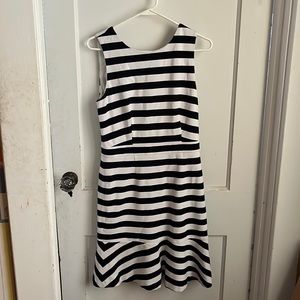 Banana Republic Stripe it white and black dress cotton polyester size 8